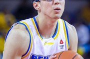 B体育登录入口-周琦出战26分钟 3中1&amp;罚球10中6拿到8分7板4助1断2帽 正负值+23